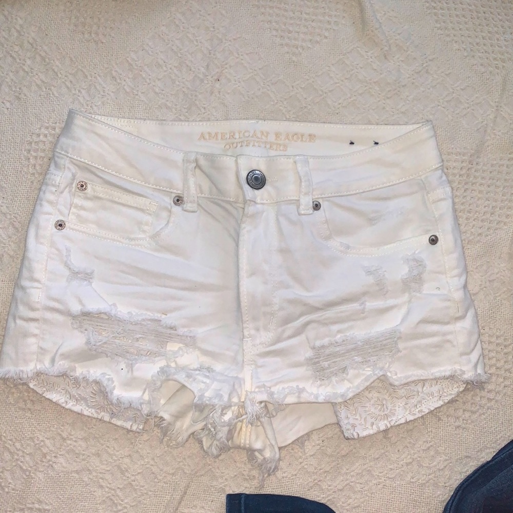 WHITE AE SHORTS